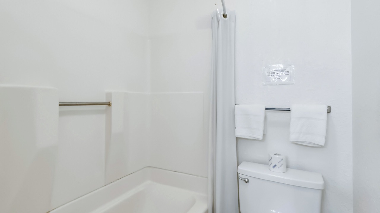 Photo of Bathroom in Junction