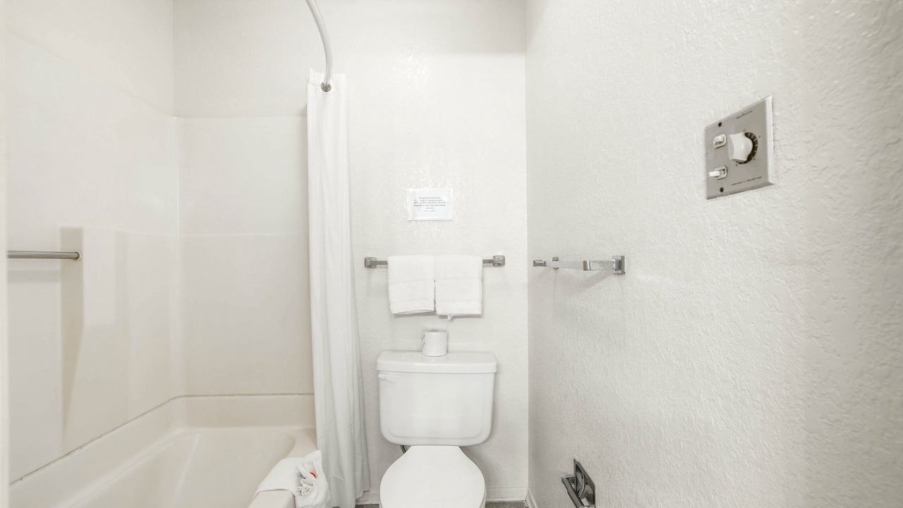 Photo of Bathroom in Junction