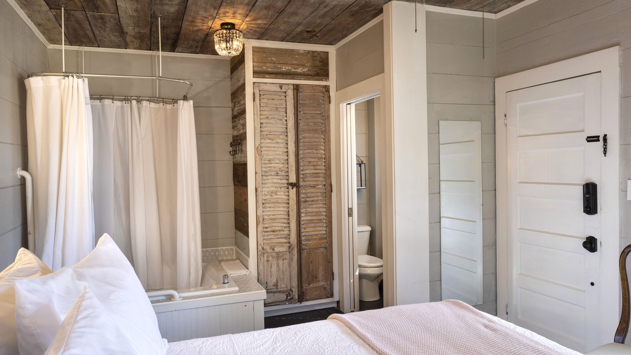 Photo of Bathroom in Smithville