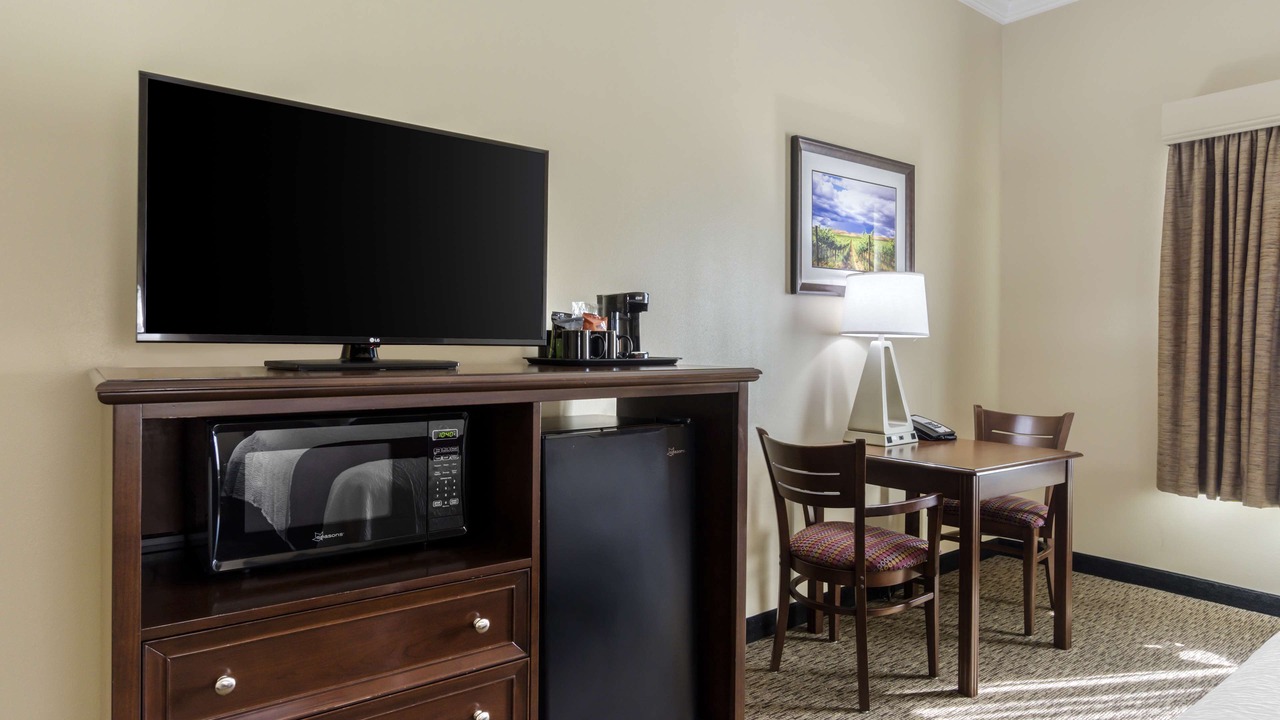 Photo of Bedroom in Outlook