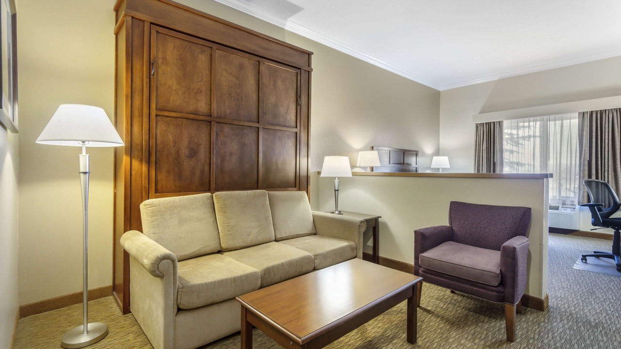 Photo of Bedroom in Outlook