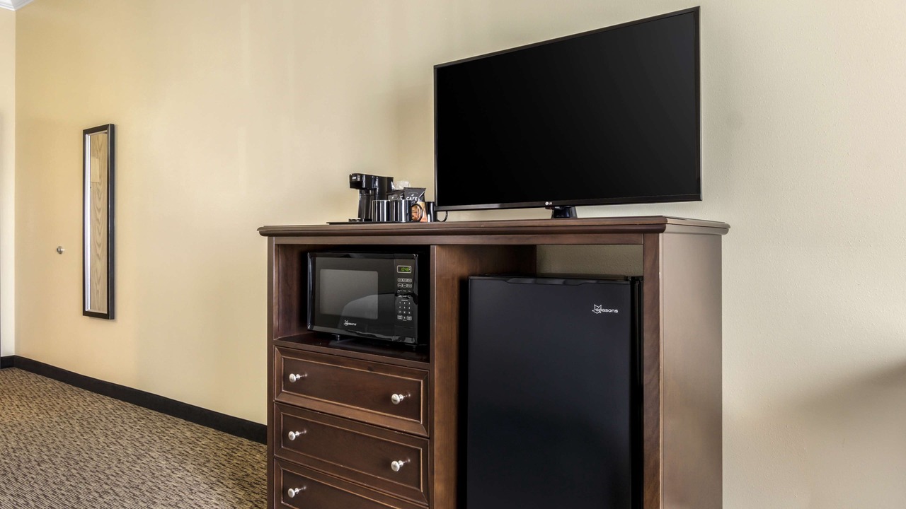 Photo of Bedroom in Outlook