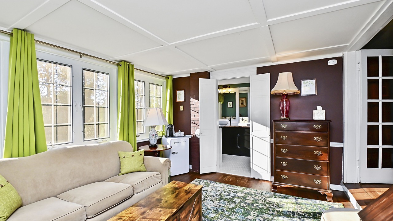 Photo of Livingroom in Patrick Henry