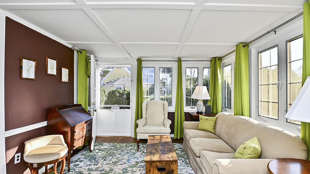 Photo of Livingroom in Patrick Henry