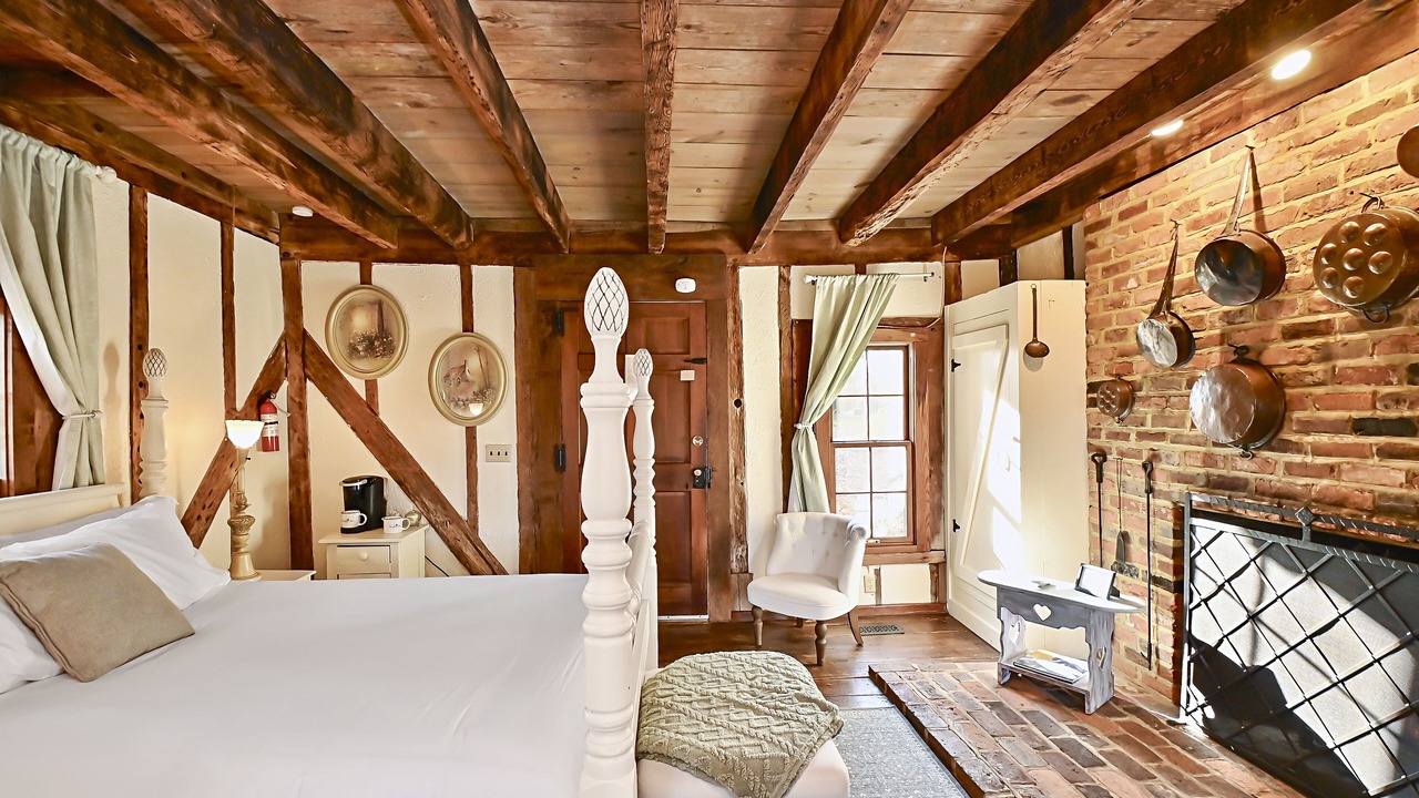 Photo of Bedroom in Patrick Henry