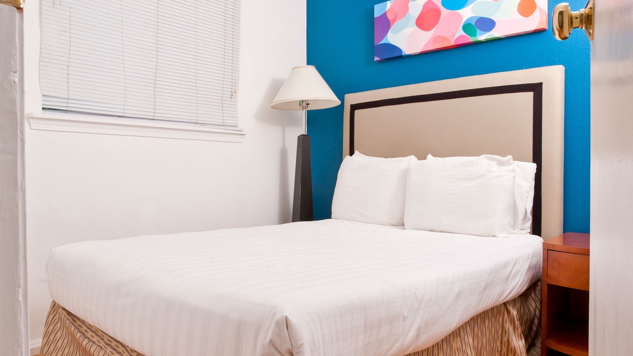 Photo of Bedroom in Bayshore Heights