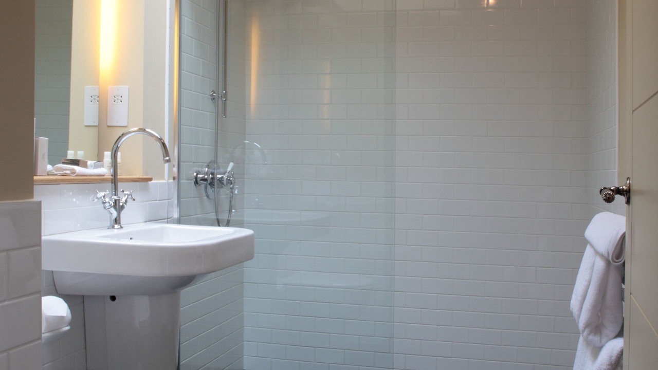 Photo of Bathroom in George Green