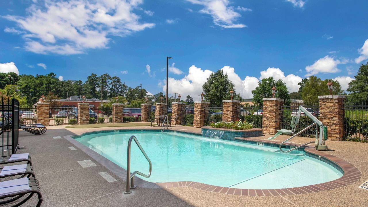 Photo of Outdoor in Crown Colony