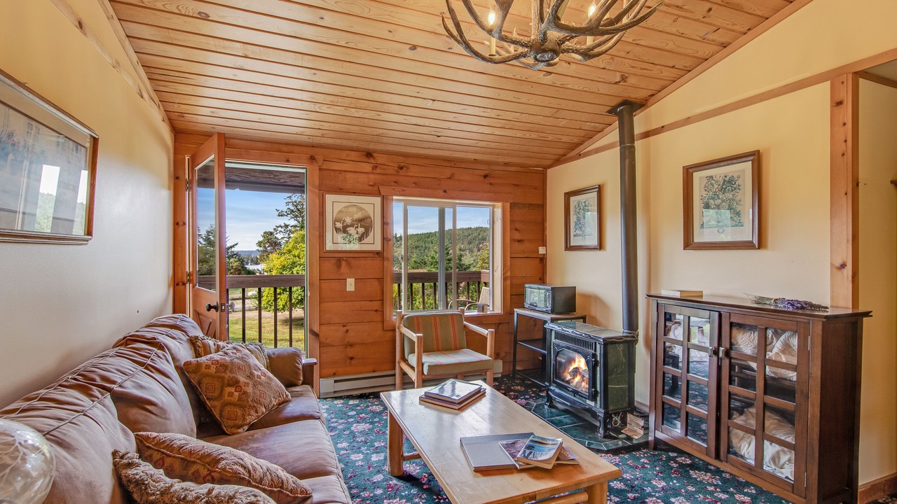 Photo of Livingroom in Deer Harbor