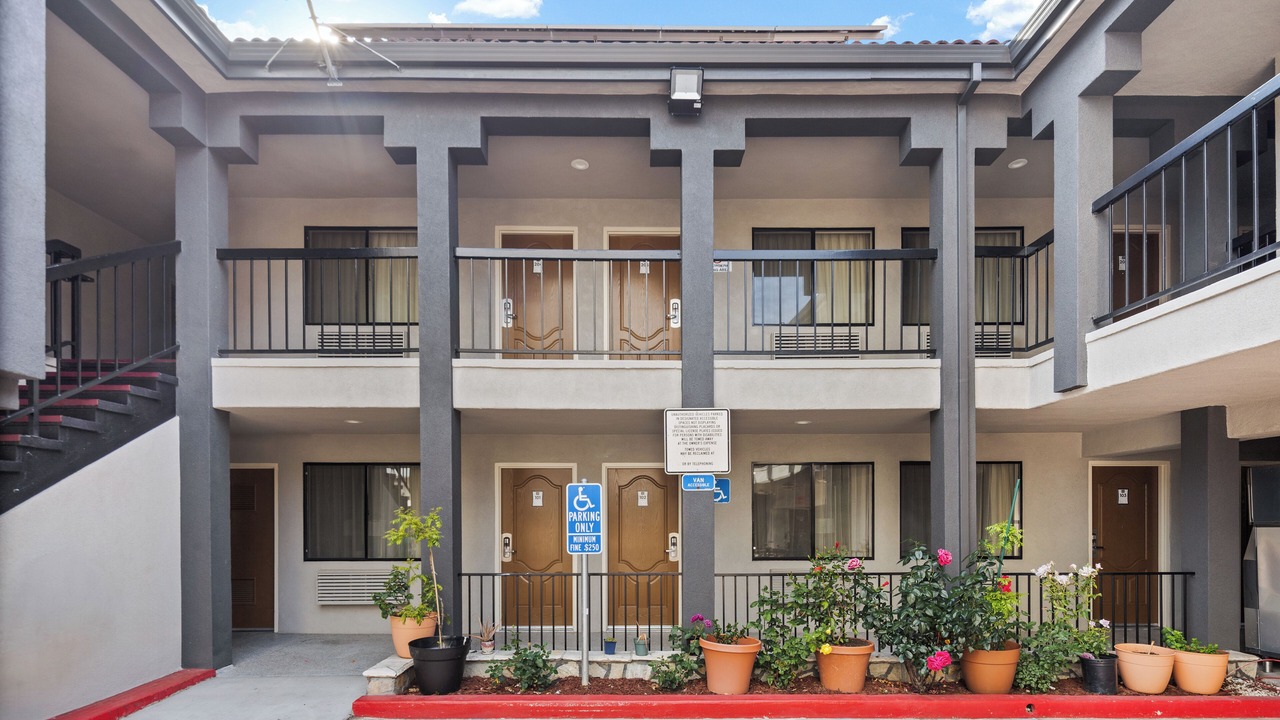 Photo of Outdoor in Old Mountain View