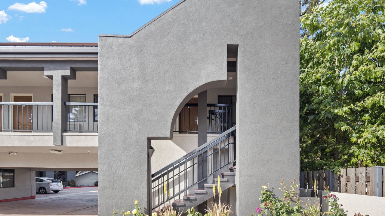 Photo of Outdoor in Old Mountain View
