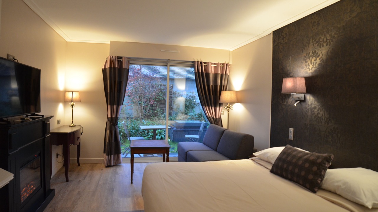 Photo of Bedroom in Deauville City Centre