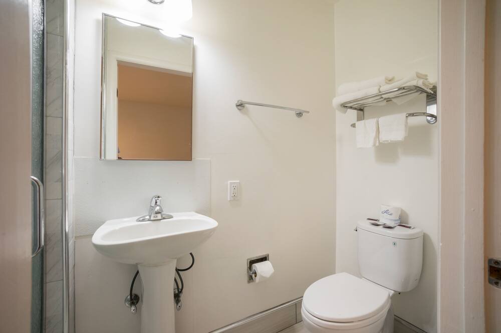 Photo of Bathroom in Northwest Berkeley