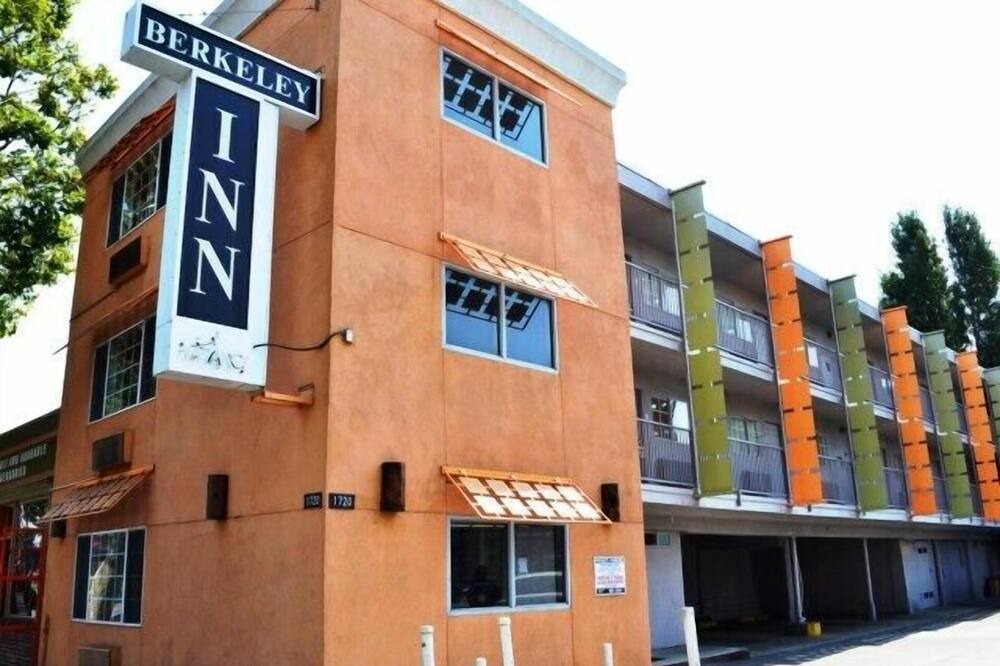 Photo of Outdoor in Northwest Berkeley