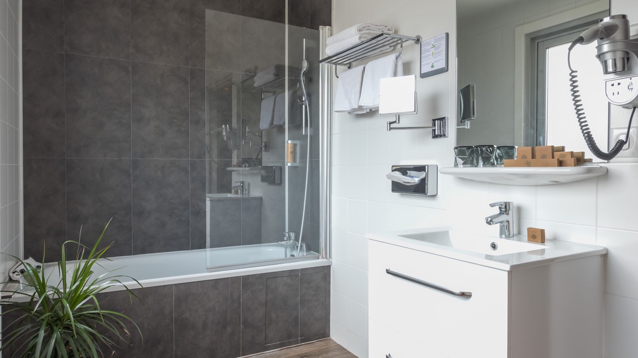 Photo of Bathroom in Gare
