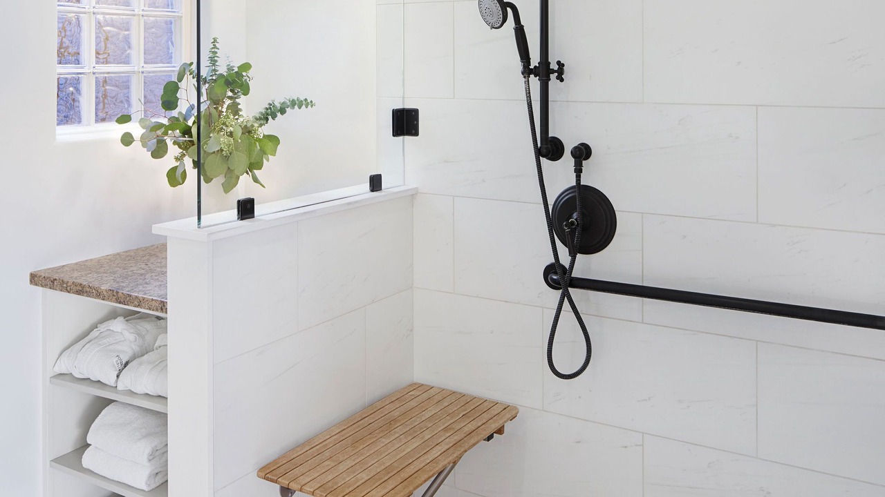 Photo of Bathroom in Golden Rectangle