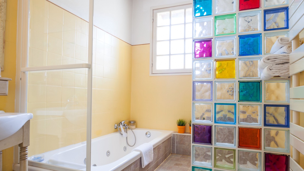Photo of Bathroom in Tavel