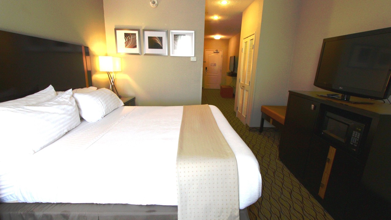 Photo of Bedroom in Effingham