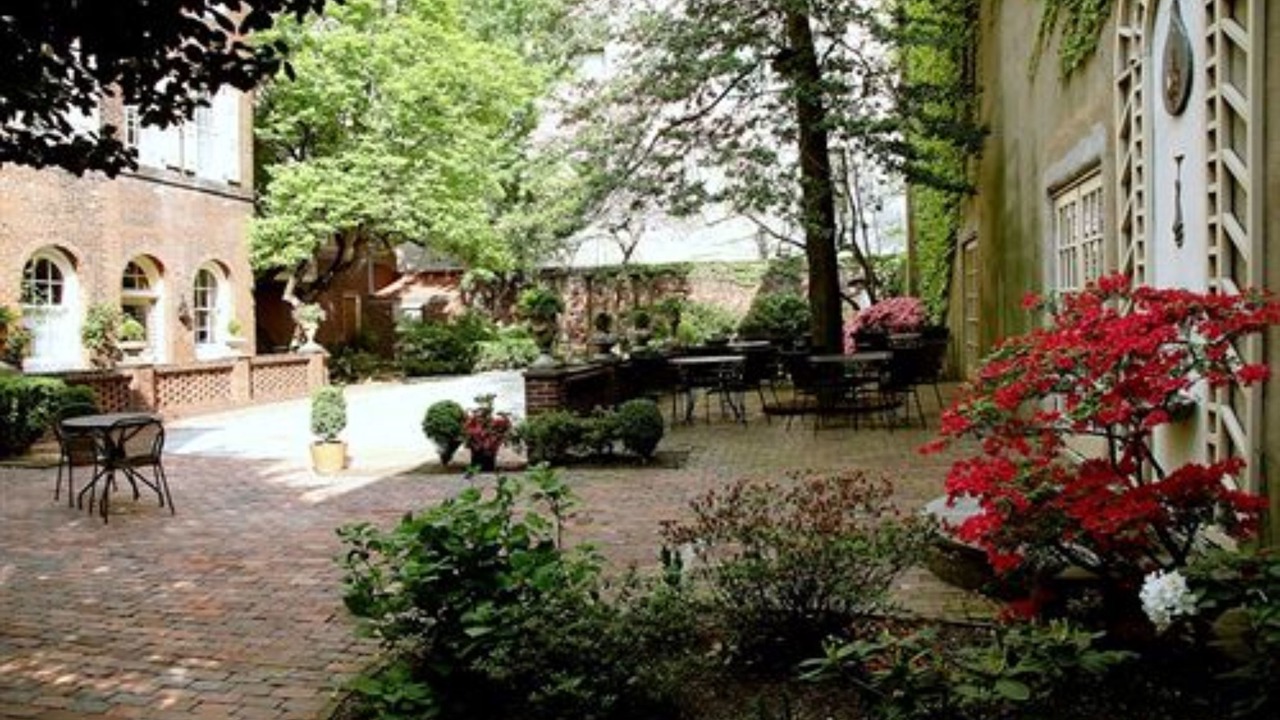 Photo of Outdoor in Washington Square West