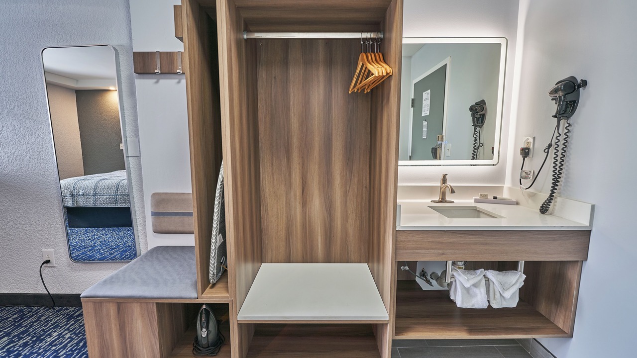 Photo of Bedroom in Main Street Hyannis