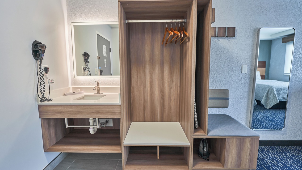 Photo of Bedroom in Main Street Hyannis