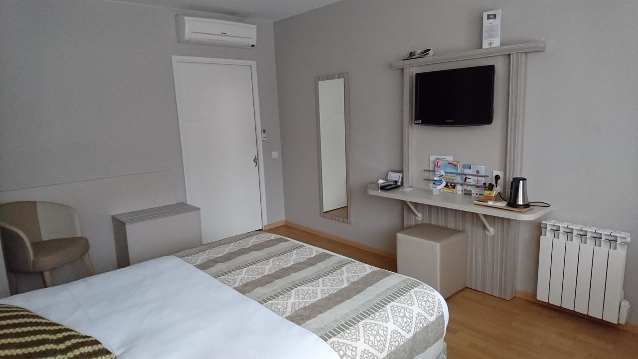 Photo of Bedroom in Roques