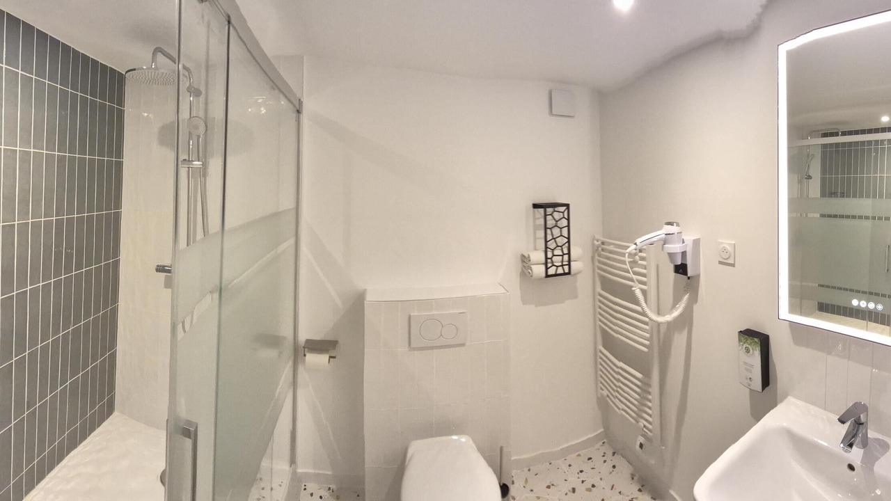 Photo of Bathroom in Fontenay-Tresigny
