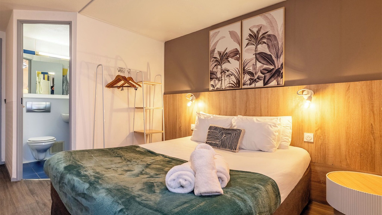 Photo of Bedroom in Saint-Laurent-des-Vignes