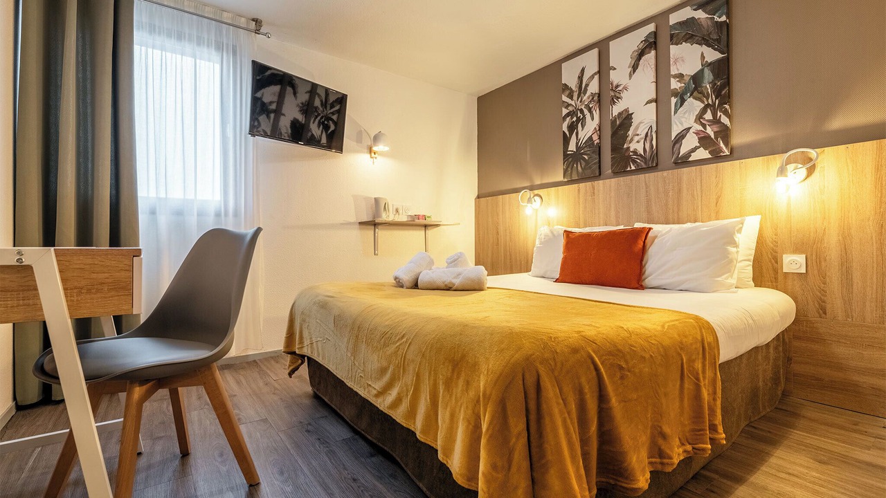 Photo of Bedroom in Saint-Laurent-des-Vignes