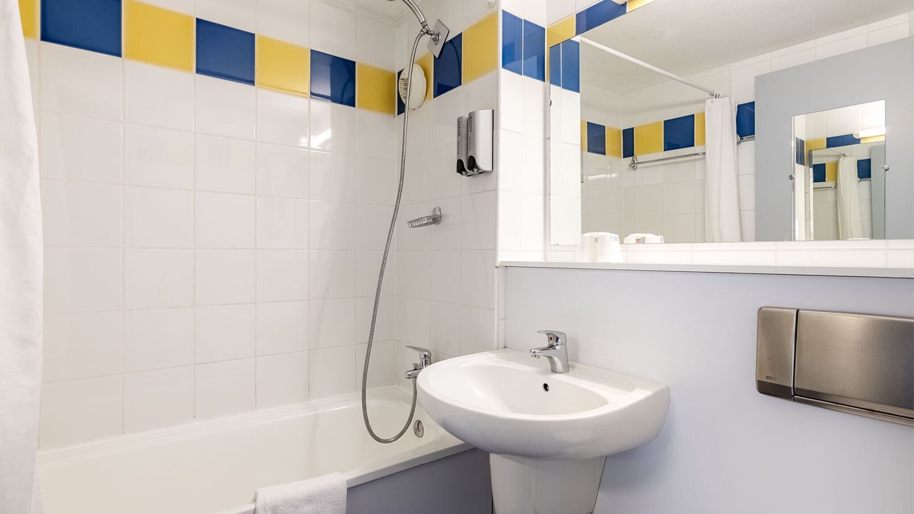 Photo of Bathroom in Saint-Laurent-des-Vignes