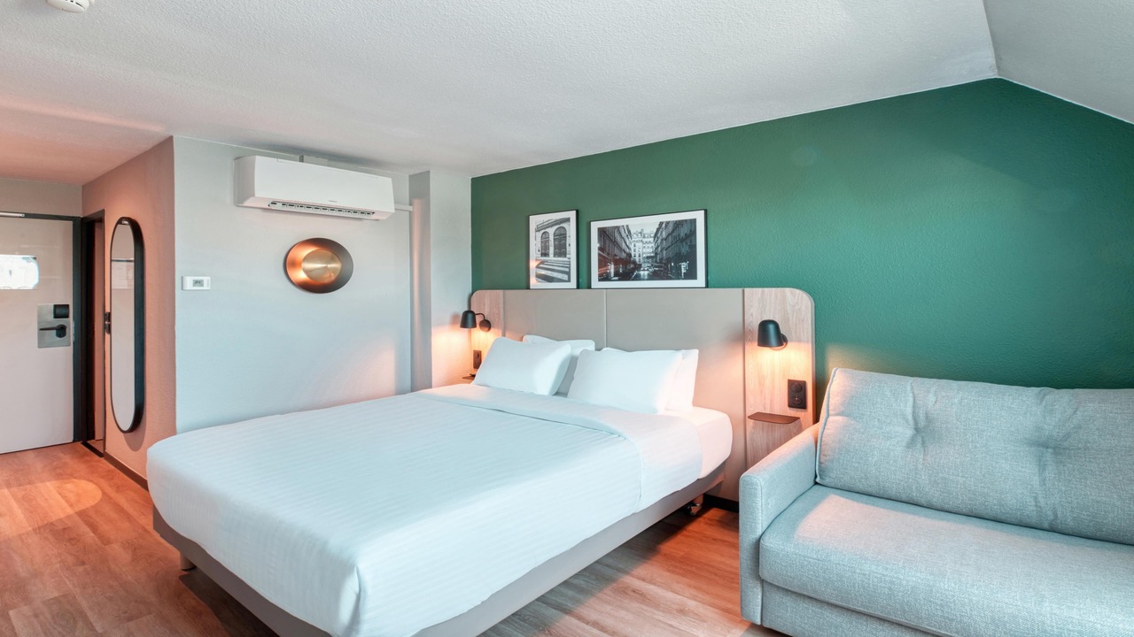 Photo of Bedroom in Royallieu Village