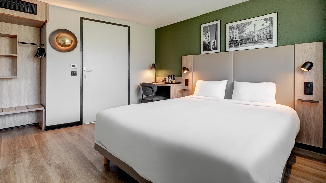 Photo of Bedroom in Royallieu Village