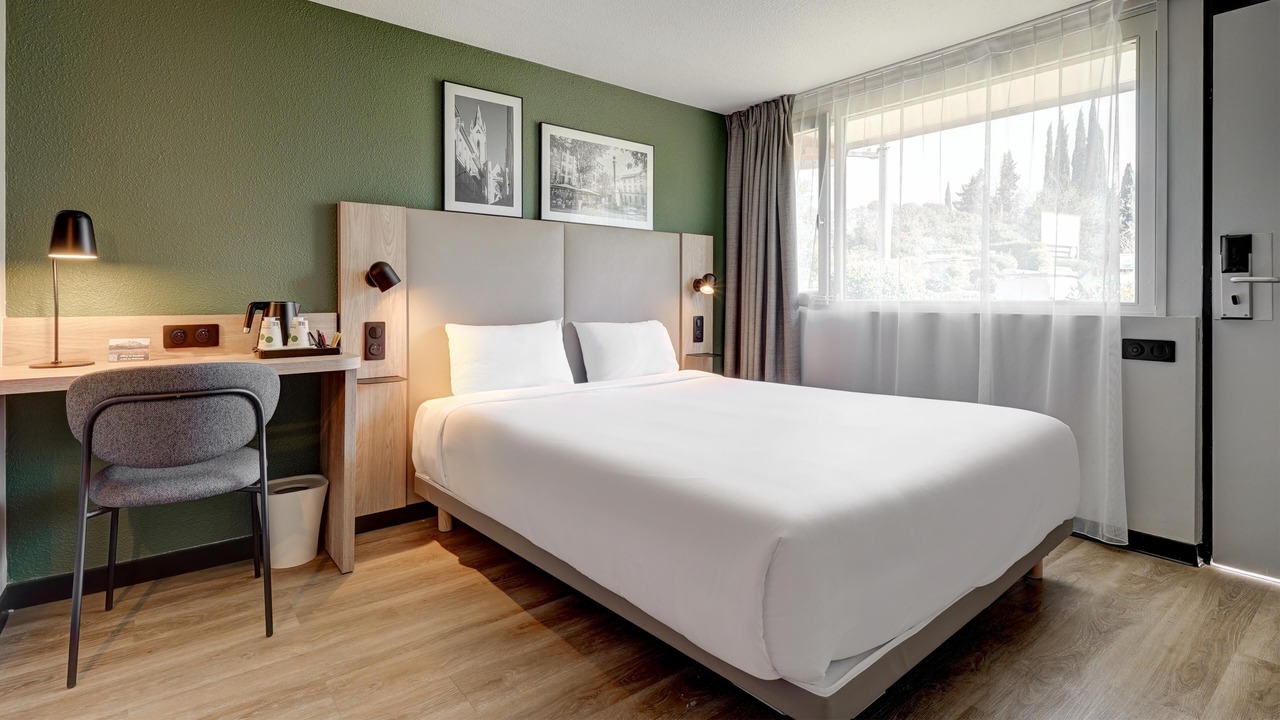 Photo of Bedroom in Royallieu Village