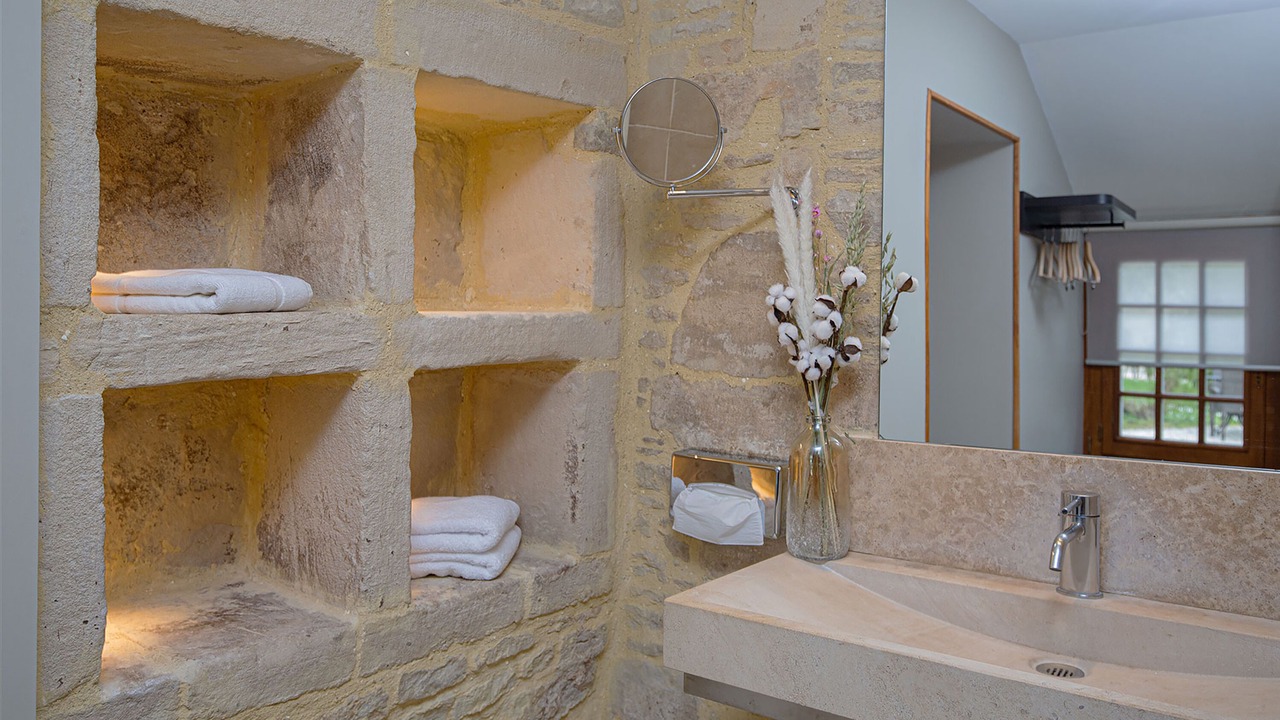 Photo of Bathroom in Crepon