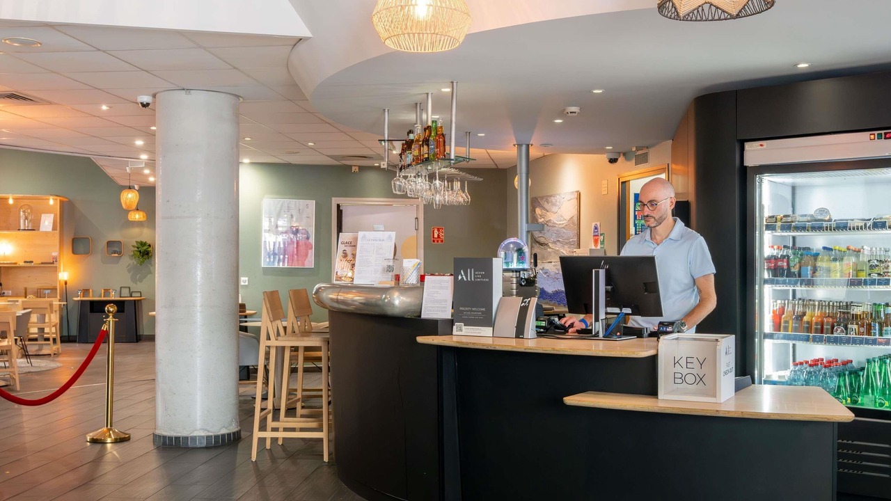 Photo of Others in Carnot