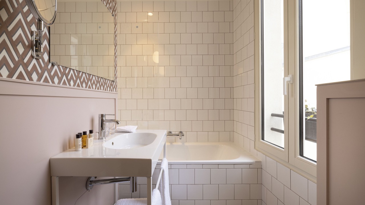 Photo of Bathroom in Quartier de la Folie-Mericourt