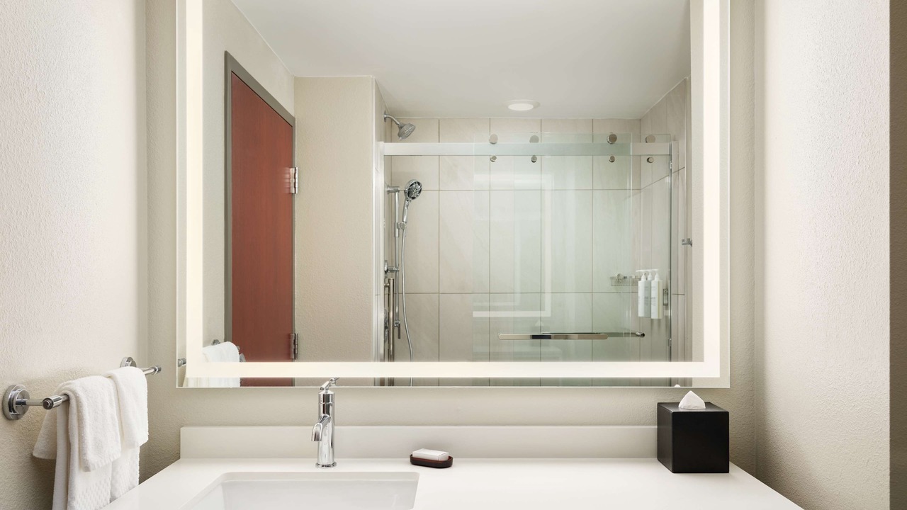 Photo of Bathroom in Coliseum Central
