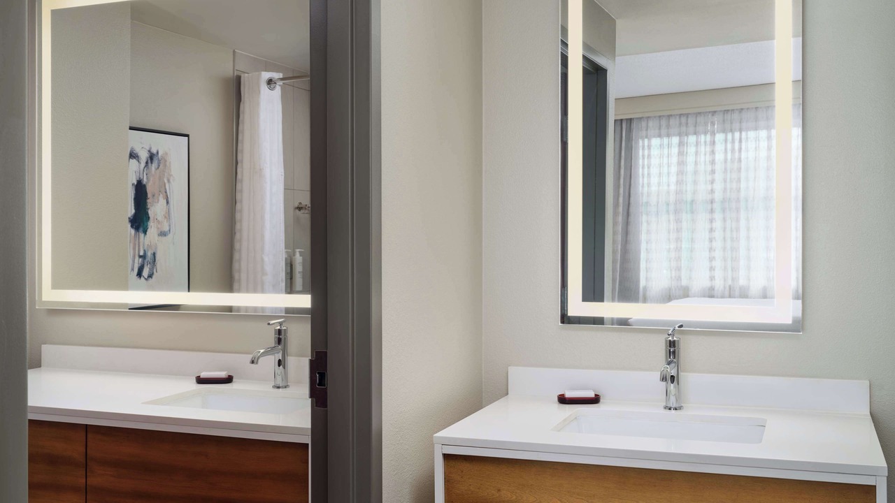Photo of Bathroom in Coliseum Central
