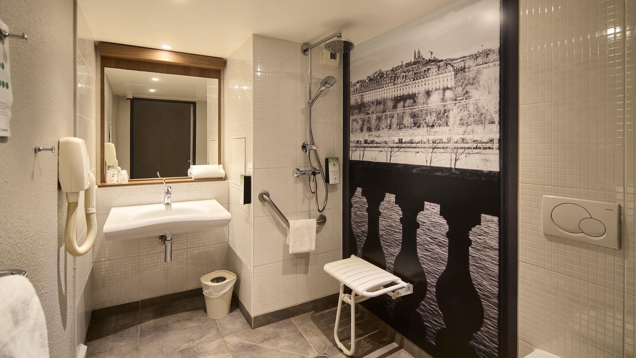 Photo of Bathroom in Arcueil