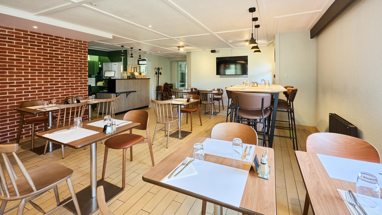 Photo of Others in Cerise