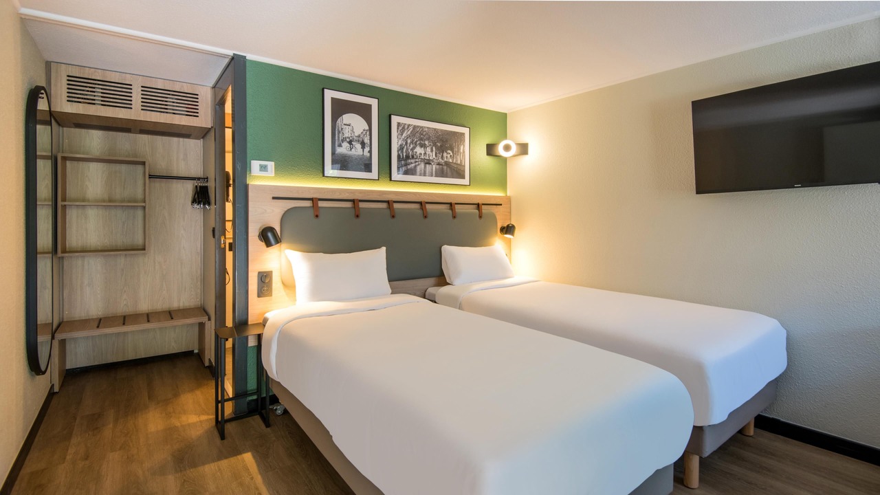 Photo of Bedroom in Cerise