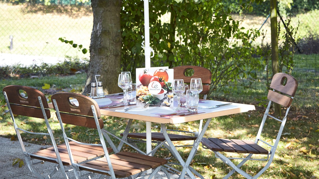 Photo of Others in Cerise