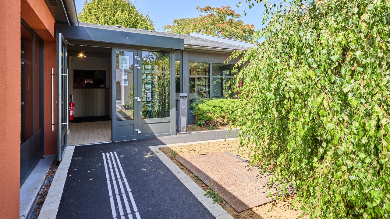 Photo of Outdoor in Cerise