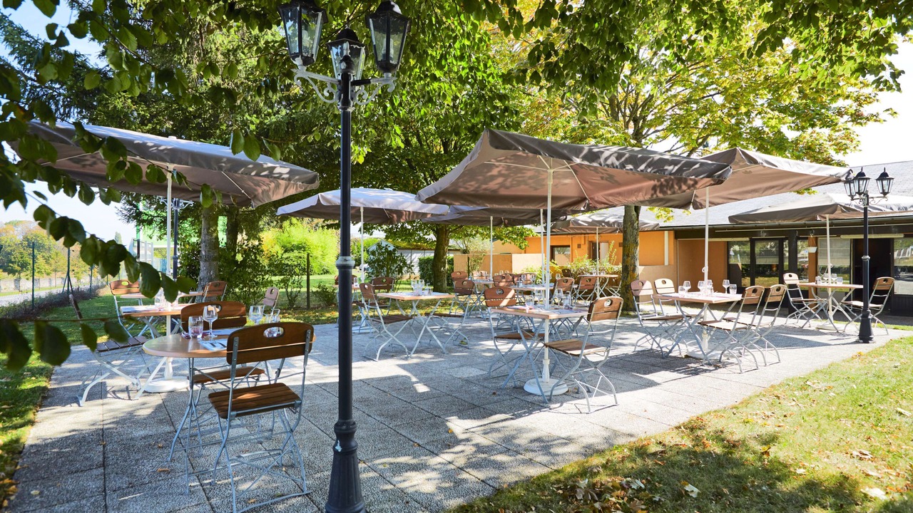 Photo of Outdoor in Cerise