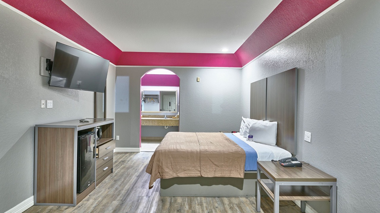 Photo of Bedroom in Clear Lake Shores