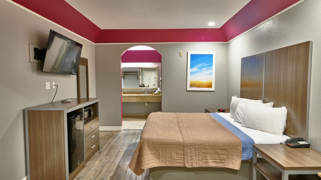 Photo of Bedroom in Clear Lake Shores