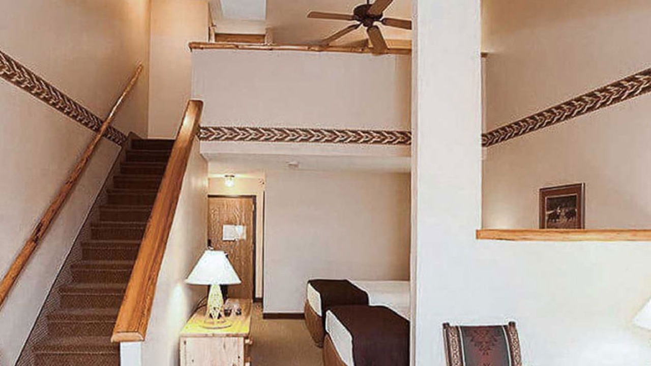 Photo of Livingroom in I-435 West KC-KS