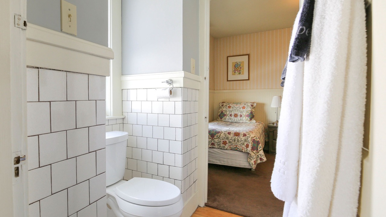 Photo of Bathroom in Groveland