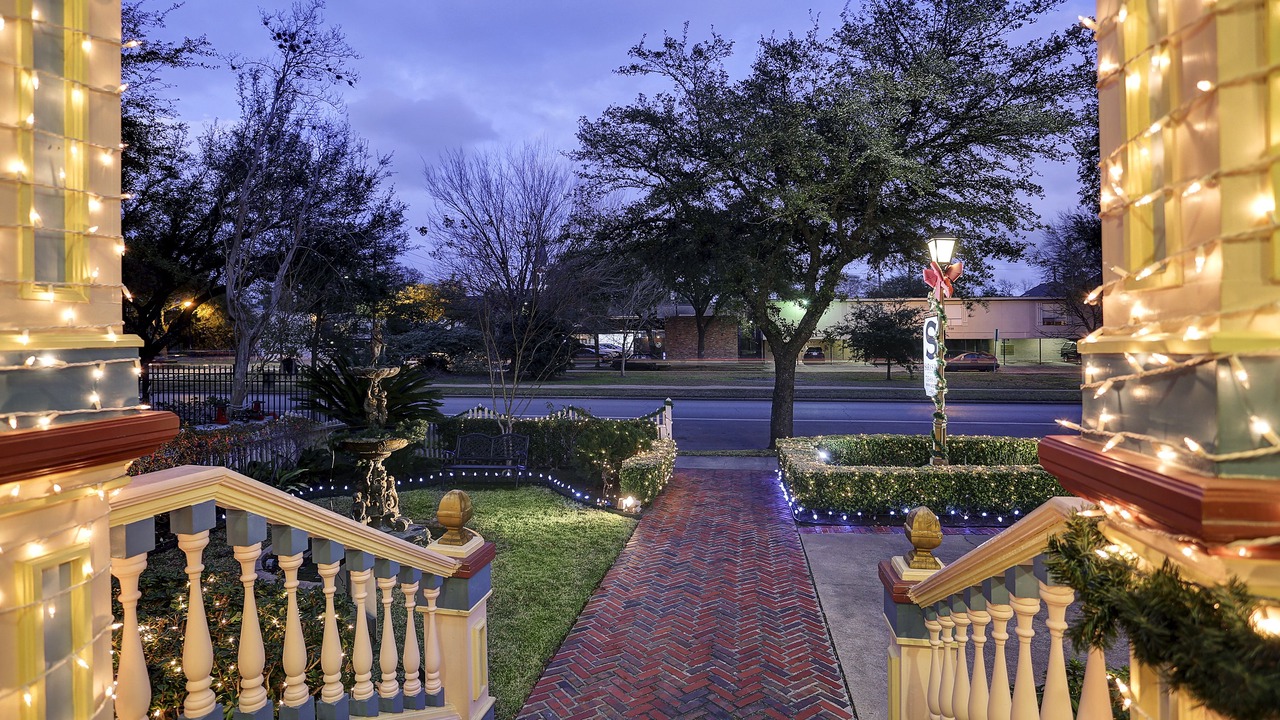Photo of Others in Houston Heights