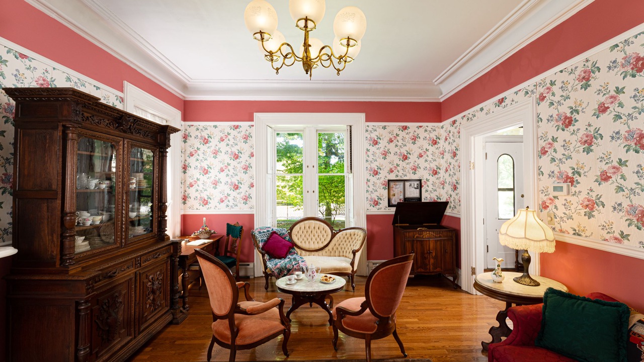 Photo of Others in Utica